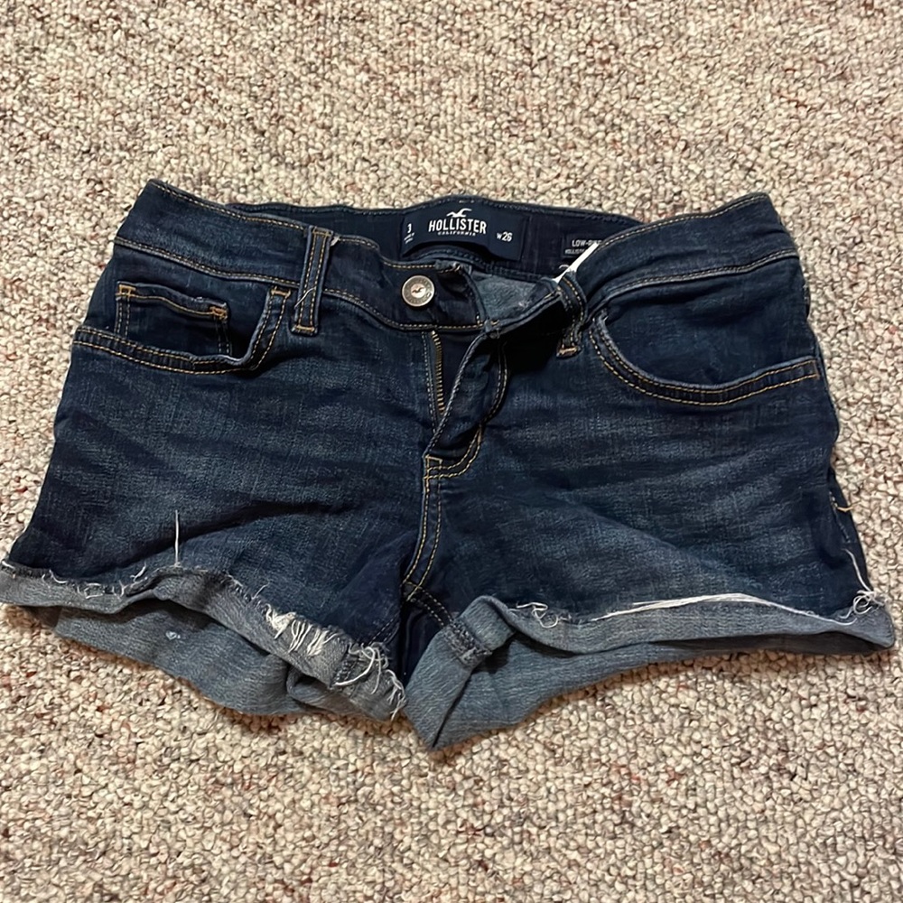 Hollister shorts !